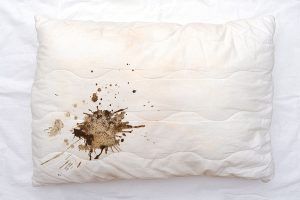 How-to-Wash-Pillows